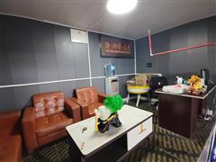 80平汽车美容店房东直租设备齐全无转让费